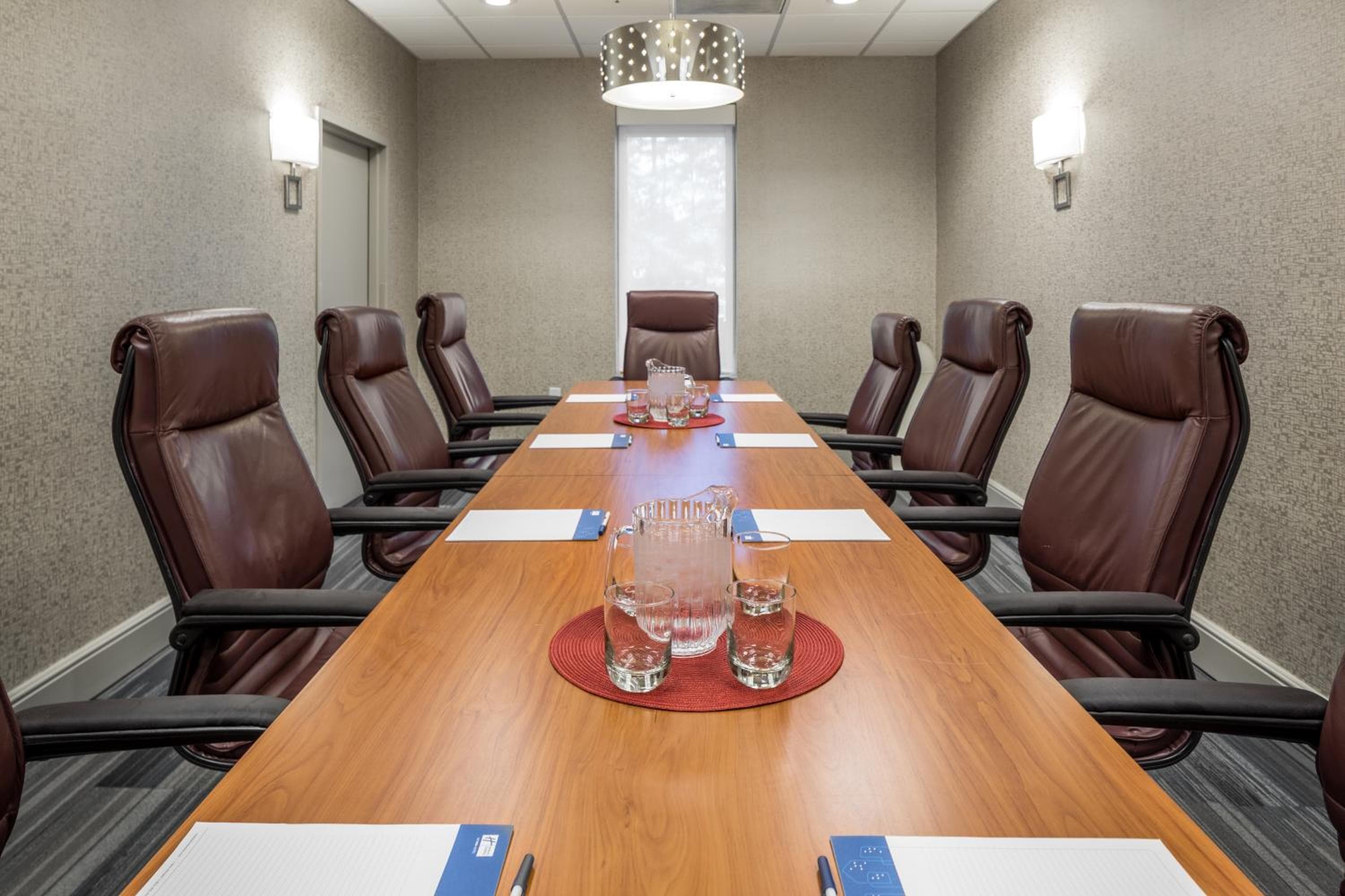 Holiday Inn Express Atlanta Airport-College Park by IHG