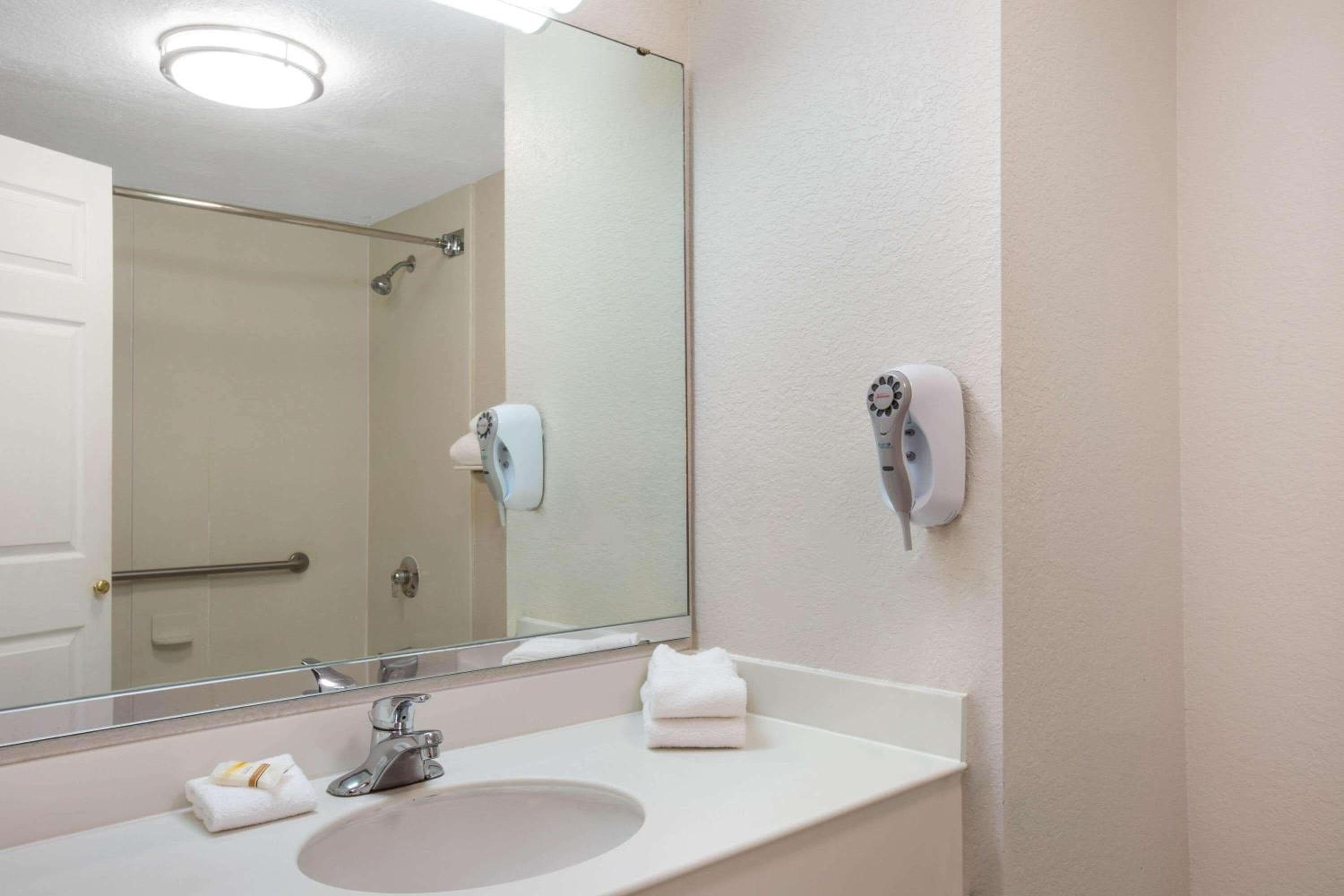 La Quinta by Wyndham Ft. Lauderdale Plantation