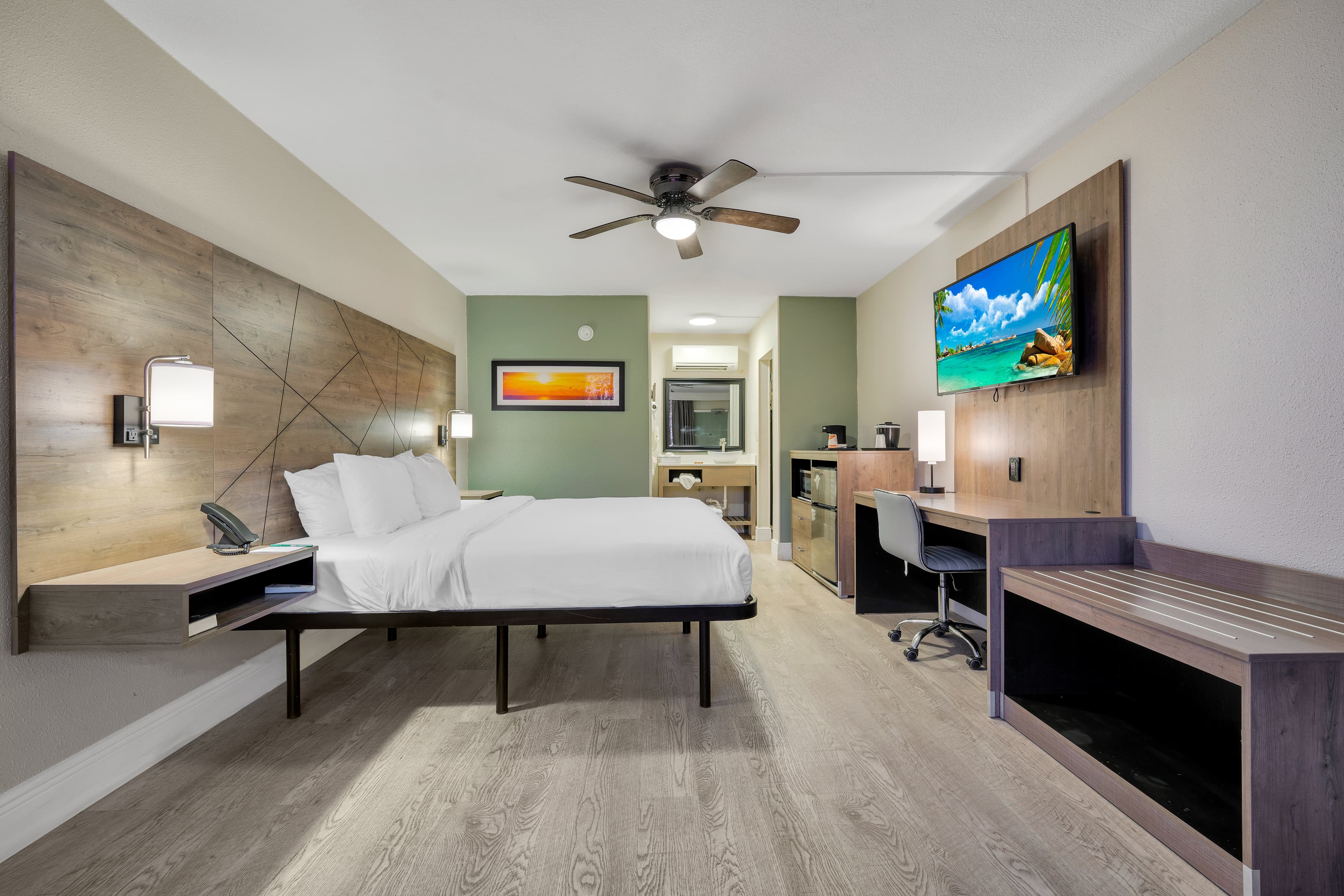 Quality Inn & Suites Hollywood Boulevard