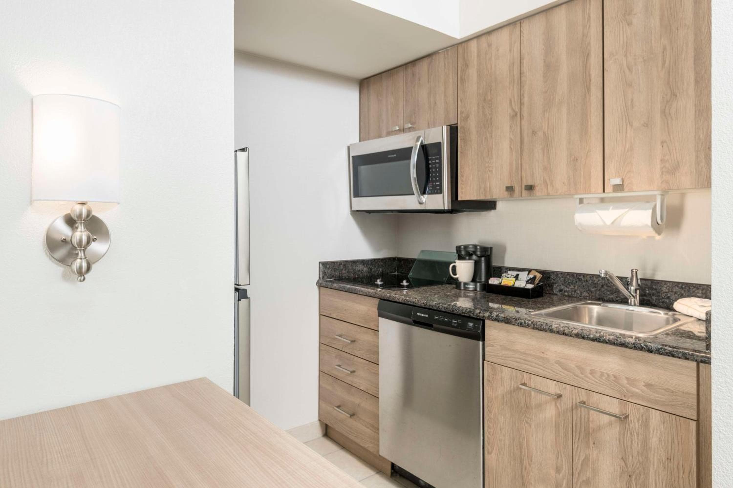 Homewood Suites by Hilton Miami Airport-Blue Lagoon